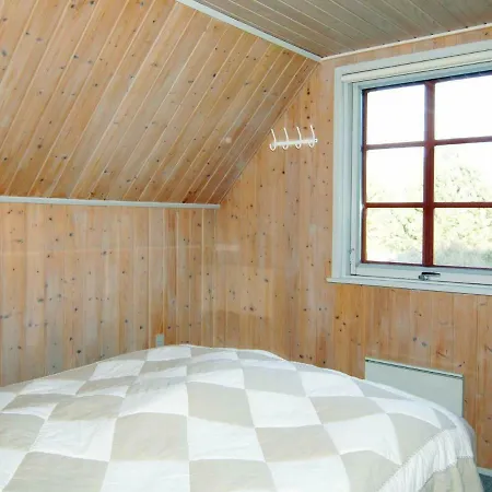 Three-bedroom Holiday In 86 * Blåvand