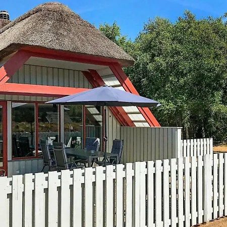 Dom wakacyjny Three-bedroom Holiday In 86